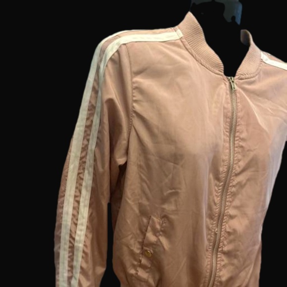 Medium New Look pink en point satin full zip varsity  jacket coat - Picture 7 of 13